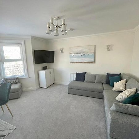 Exquisite Apartment, Stone Throw From The Beach 伯恩茅斯 外观 照片