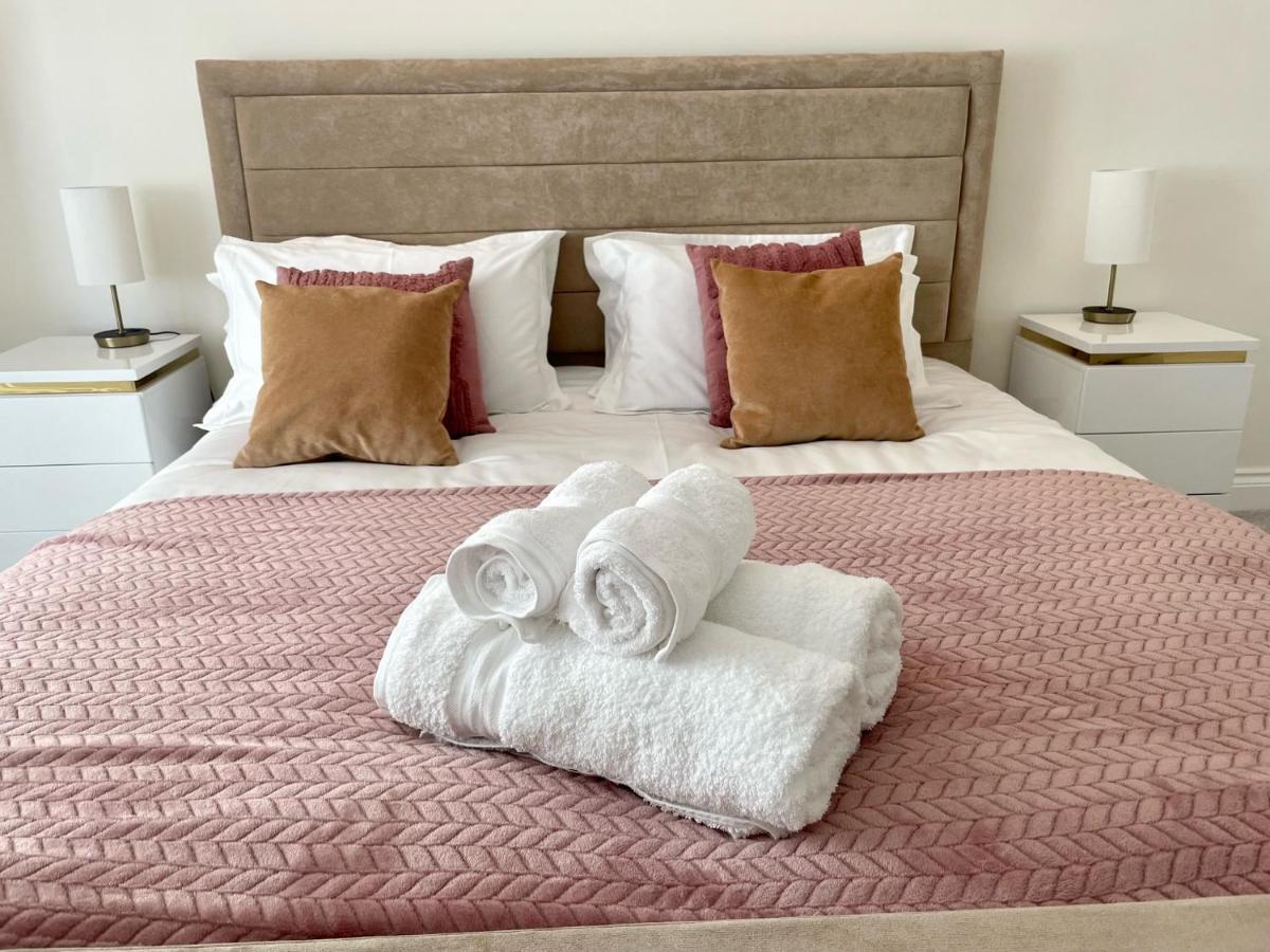 Exquisite Apartment, Stone Throw From The Beach 伯恩茅斯 外观 照片