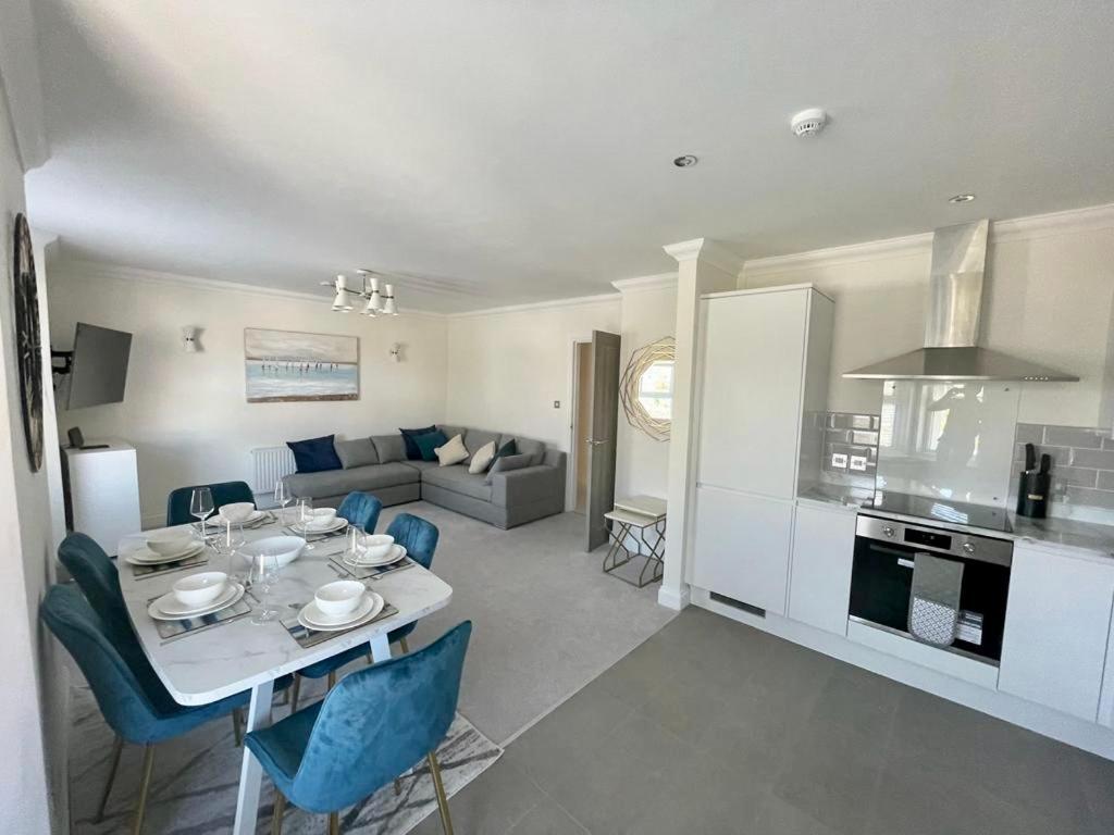 Exquisite Apartment, Stone Throw From The Beach 伯恩茅斯 外观 照片