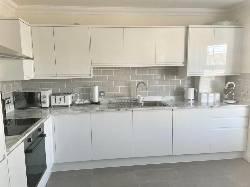 Exquisite Apartment, Stone Throw From The Beach 伯恩茅斯 外观 照片