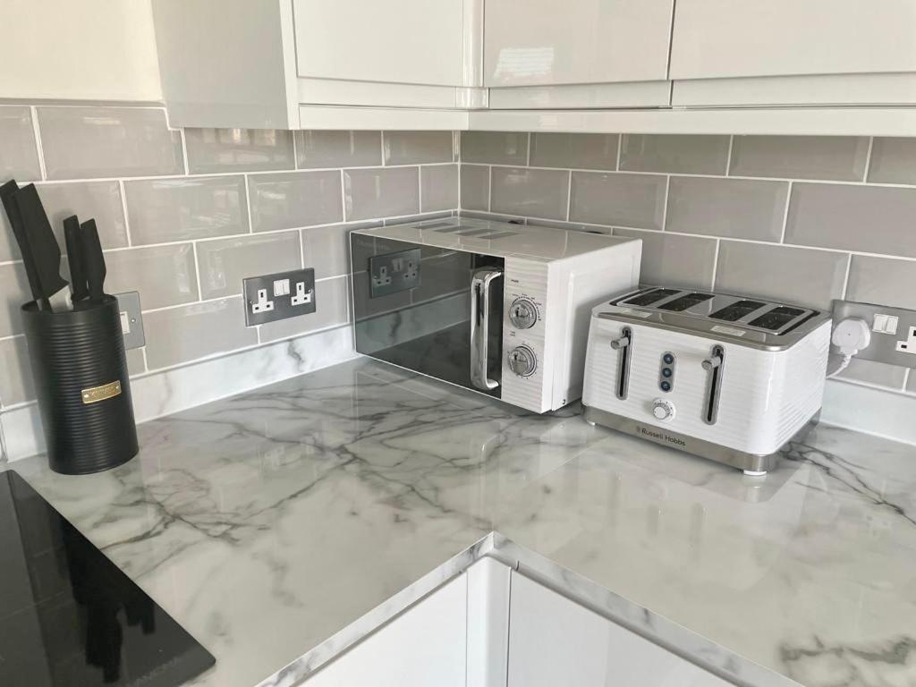 Exquisite Apartment, Stone Throw From The Beach 伯恩茅斯 外观 照片