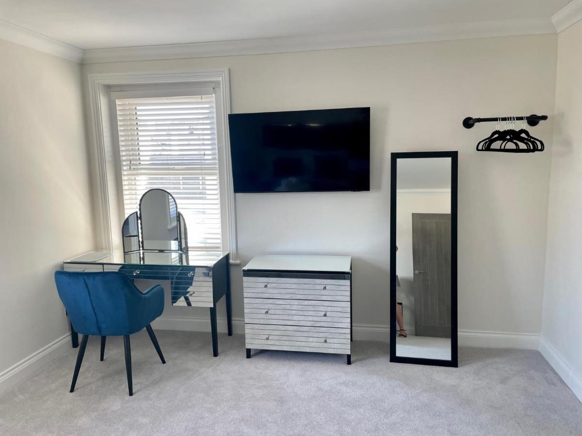 Exquisite Apartment, Stone Throw From The Beach 伯恩茅斯 外观 照片