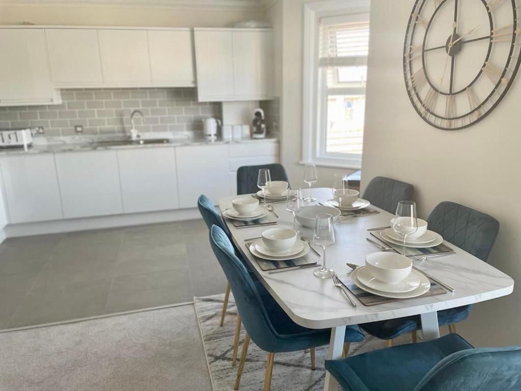 Exquisite Apartment, Stone Throw From The Beach 伯恩茅斯 外观 照片